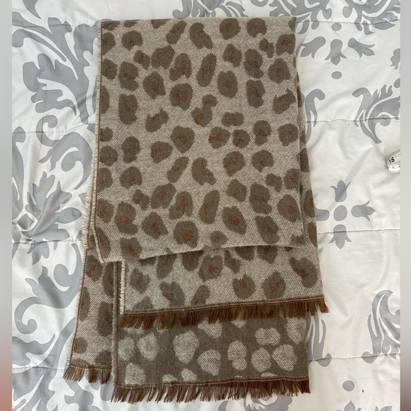 New Anthropologie Leopard Animal Print Blanket Scarf NWT - Picture 2 of 4